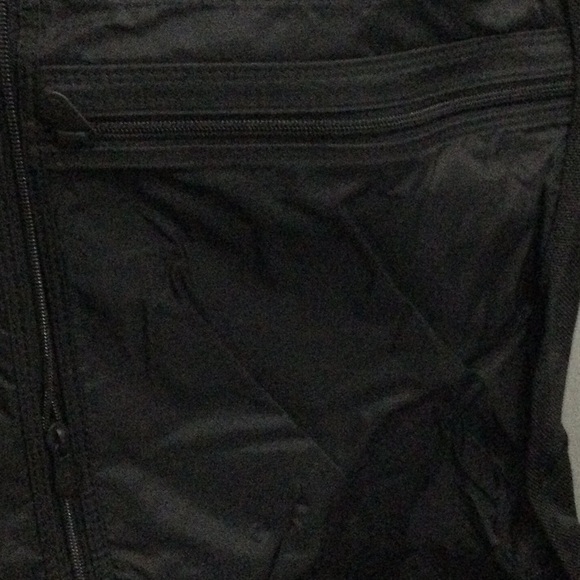 Briggs and Riley - Picture 4 of 10